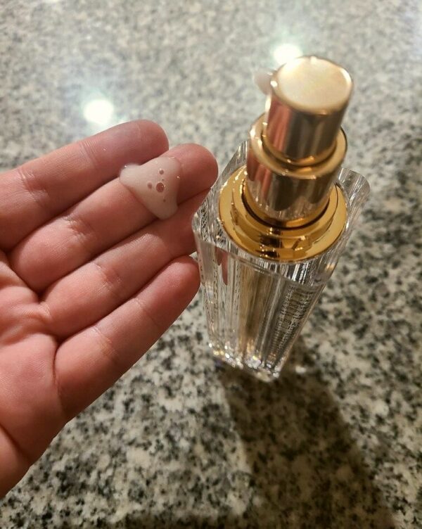 JLo Beauty That JLo Glow Serum Pump Size