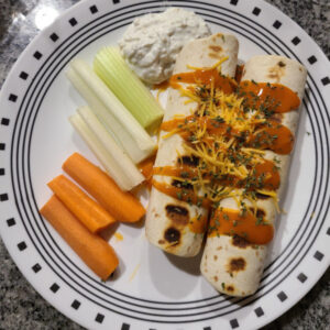 Read more about the article EASY Buffalo Chicken Wraps