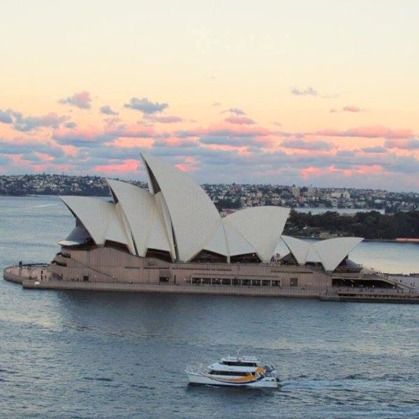 Read more about the article Sydney Opera House