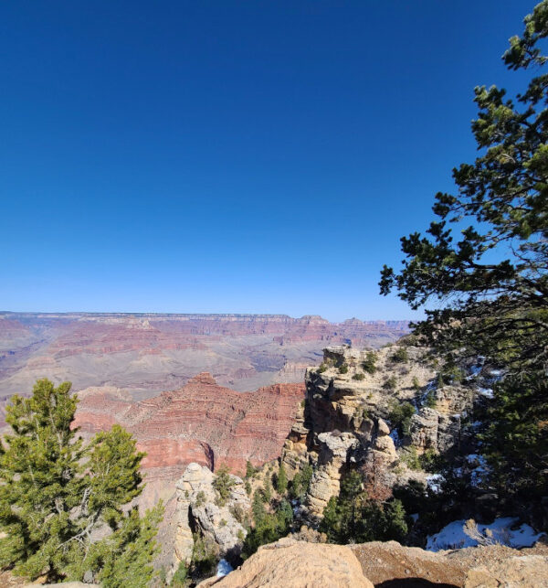 Grand Canyon view along Rim Trail