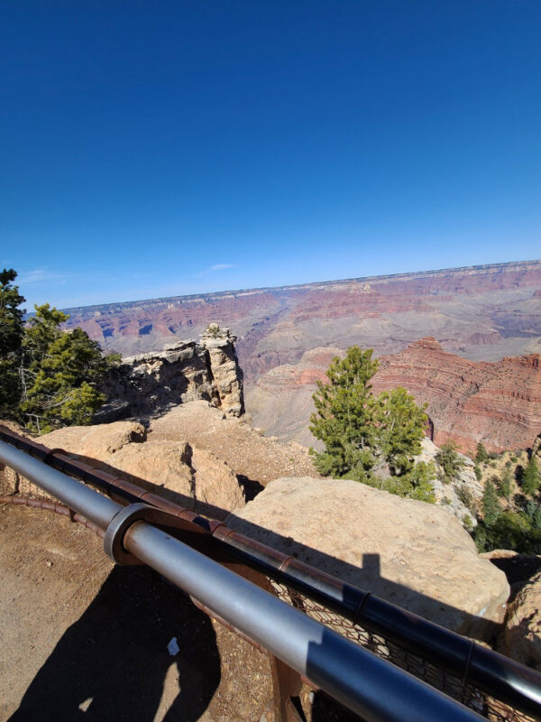 Grand Canyon view along Rim Trail