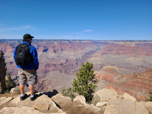 Grand Canyon view along Rim Trail