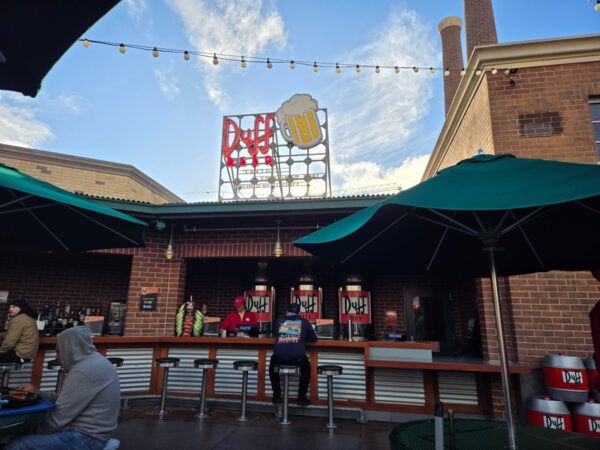 Duff Brewery, usually packed, nearly empty while visiting Universal Studios Hollywood in the Rain