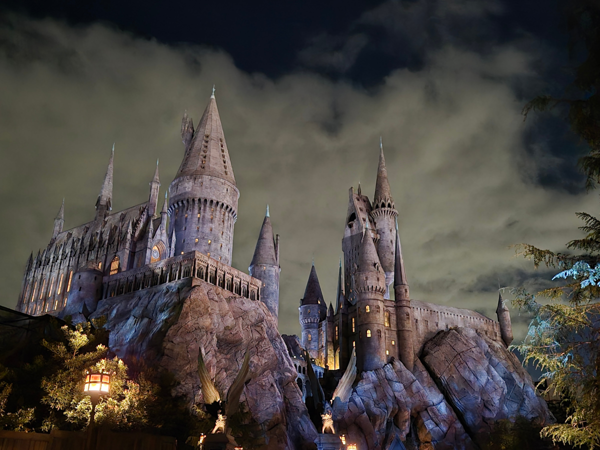 Hogwarts at night with the best sky available - Universal Studios Hollywood in the Rain